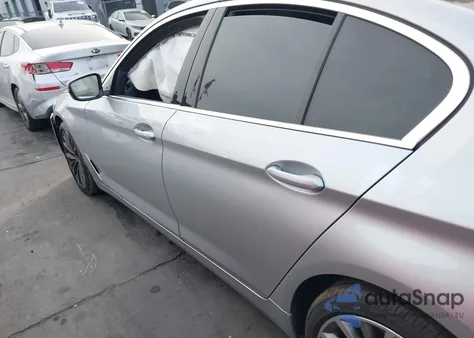 2021 BMW 540I z USA, uszkodzony, nr VIN WBA53BJ05MCF54646